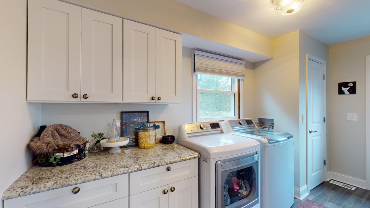 7N108 Hastings Dr 