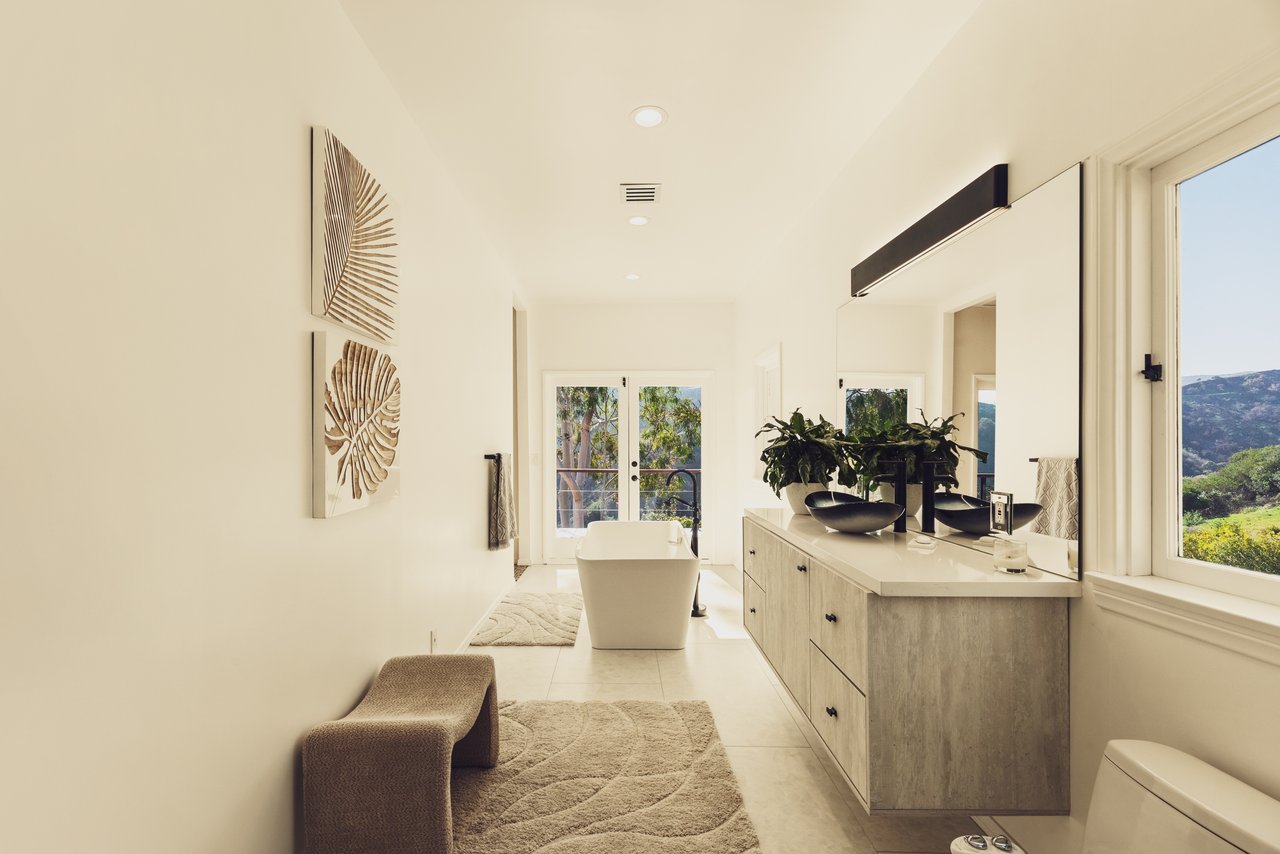 2533 La Condesa Dr, Brentwood