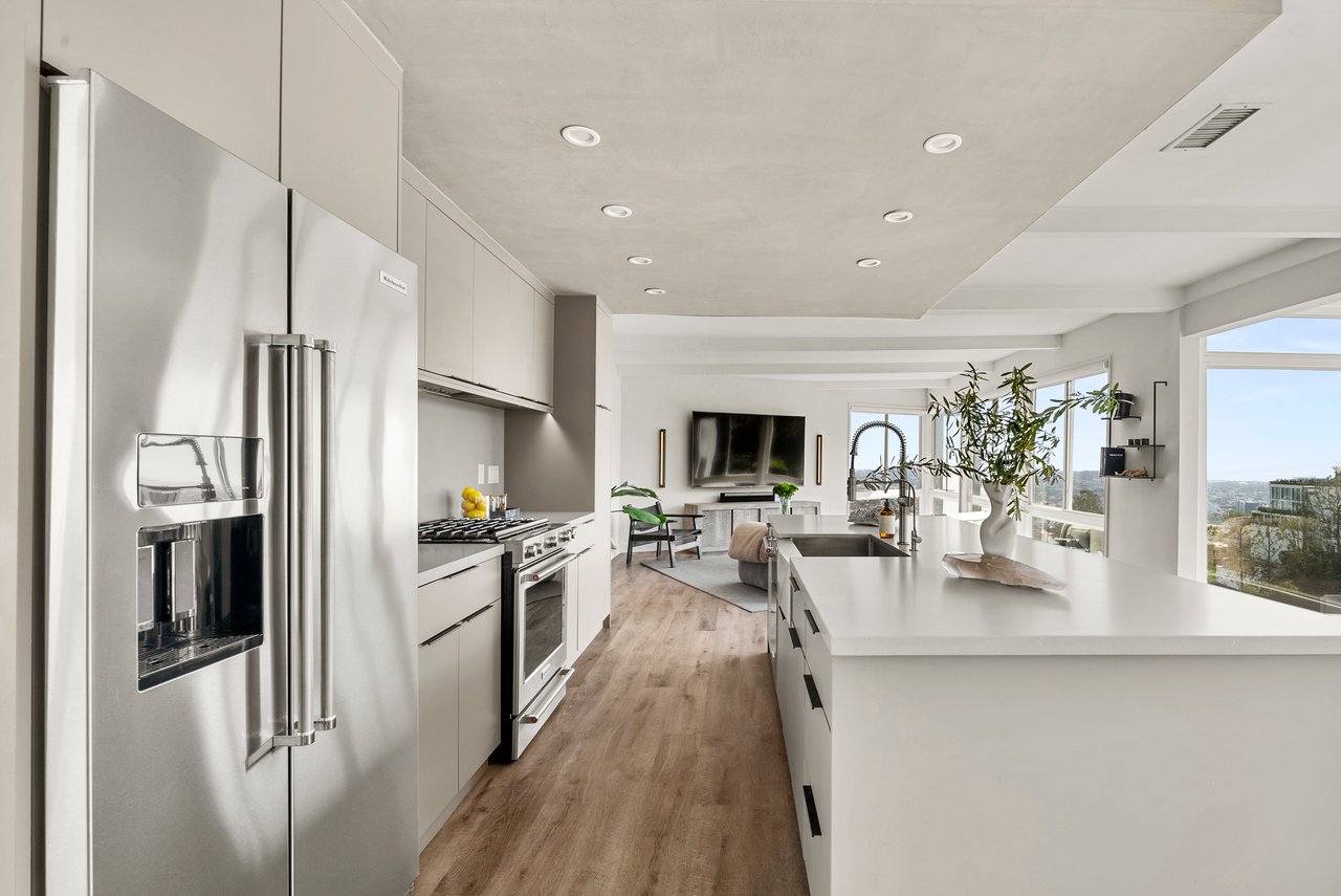8460 Franklin Ave, hollywood hills