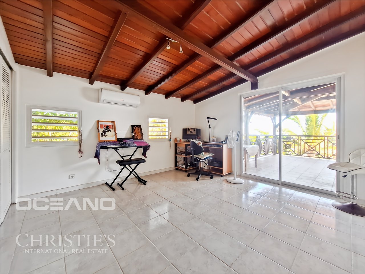 Exceptional Villa – Panoramic Ocean View (Oyster Pond)