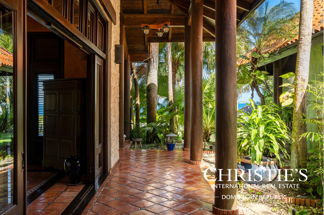 Villa Shangri-la – Caribbean Oceanfront Villa