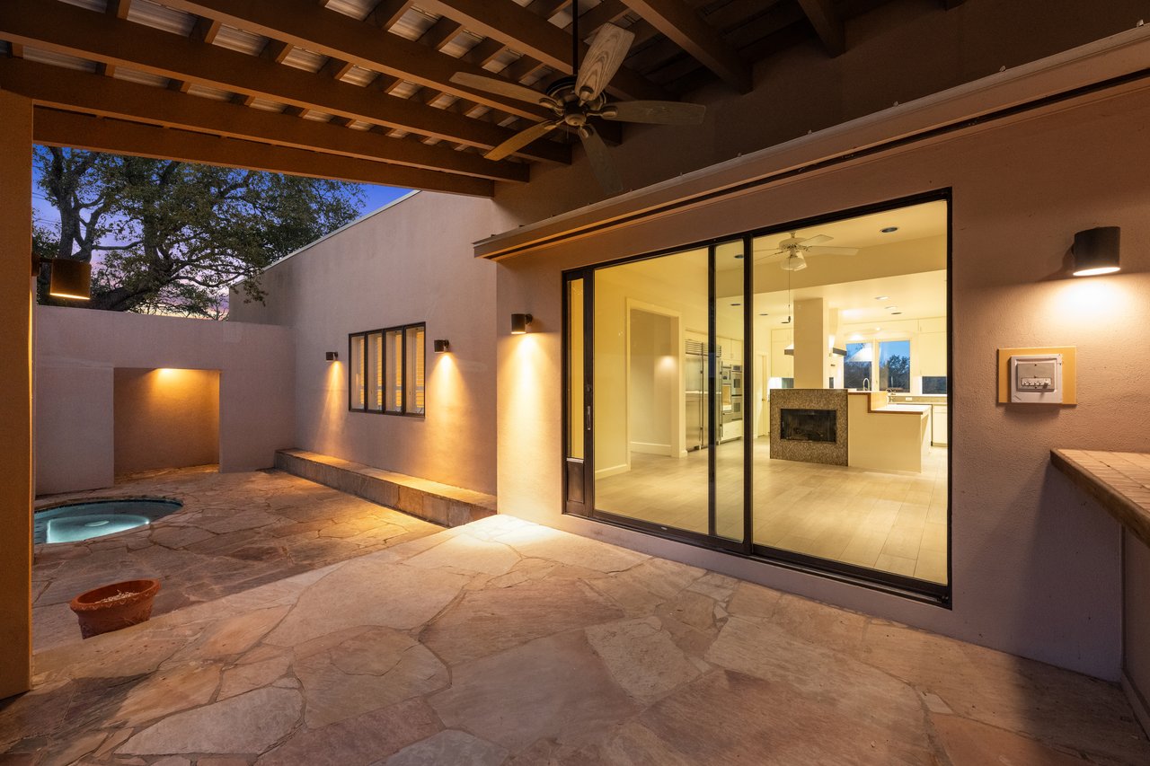 One of a Kind in West Lake Hills