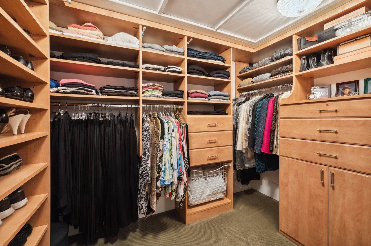 180 East Pearson Unit: 5902