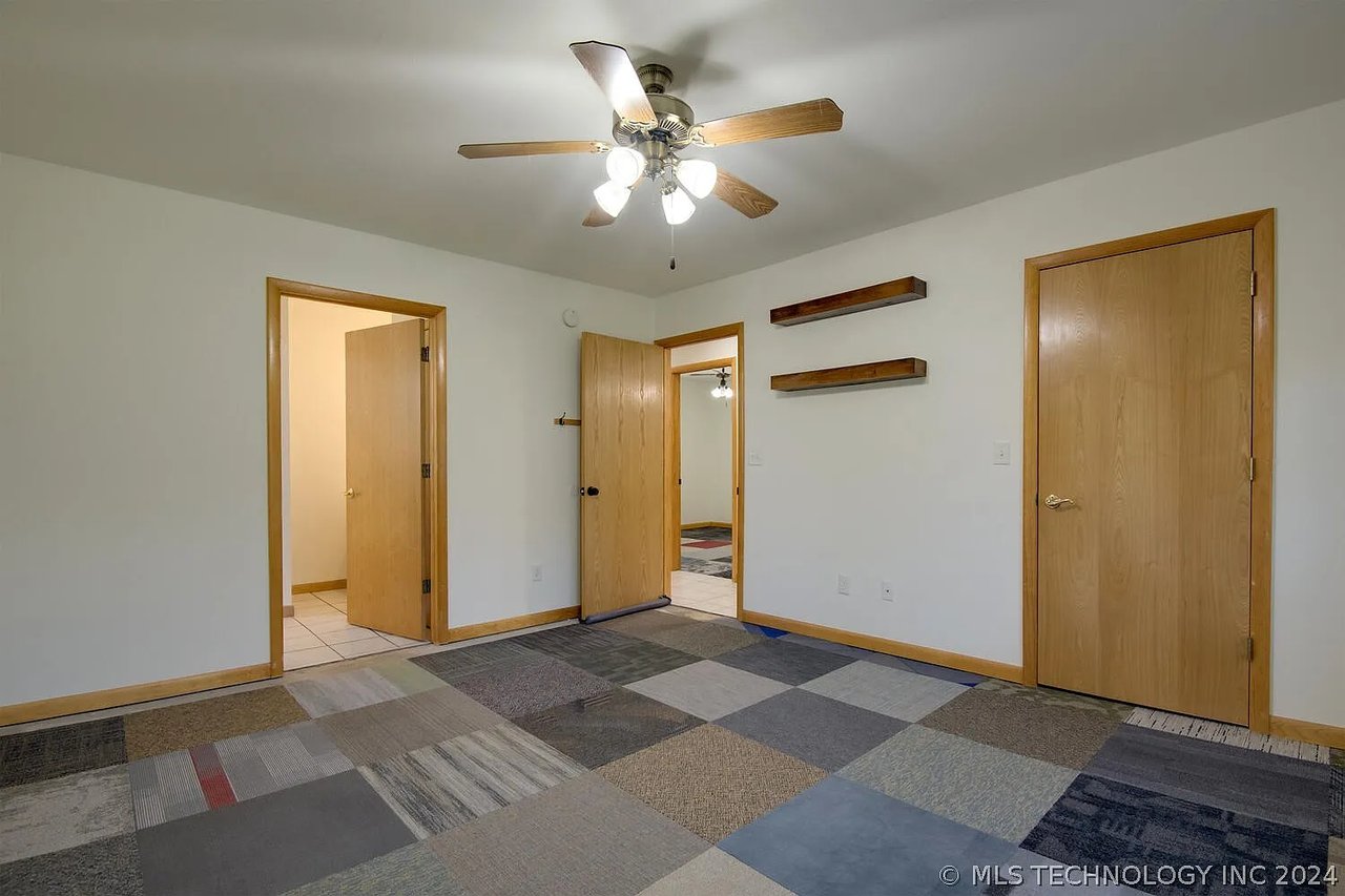 6995 E 576 Rd