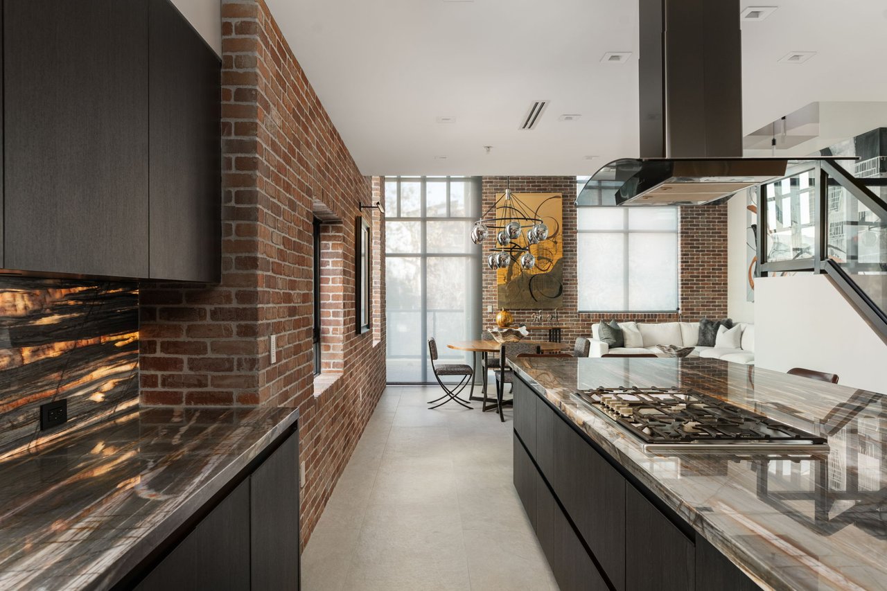 555 Front St, Unit 204