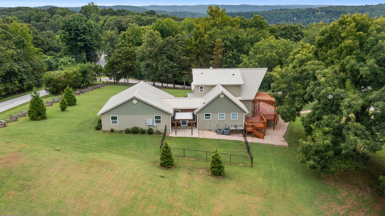 19123 Hill Rd, Springdale, AR 72764