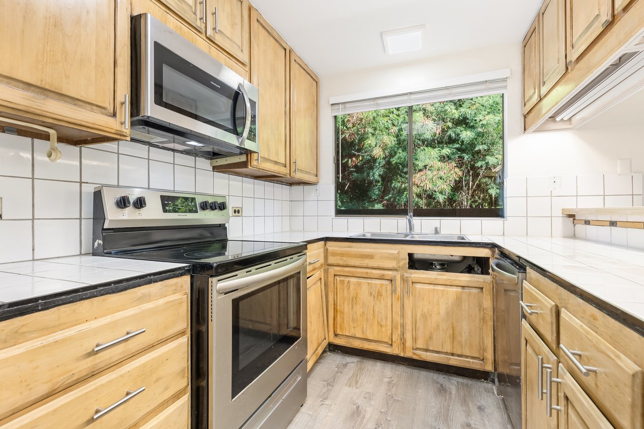 300 Kawaihae St #300E