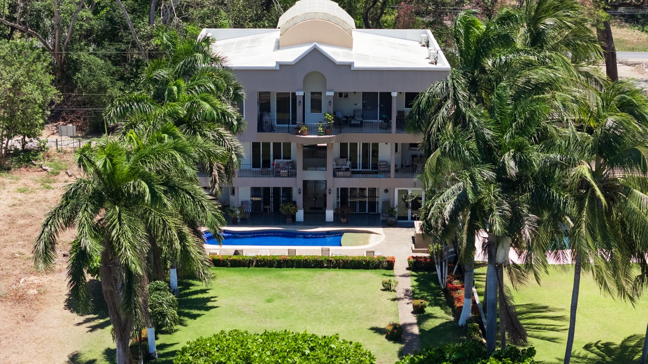 Beachfront El Destino #1A