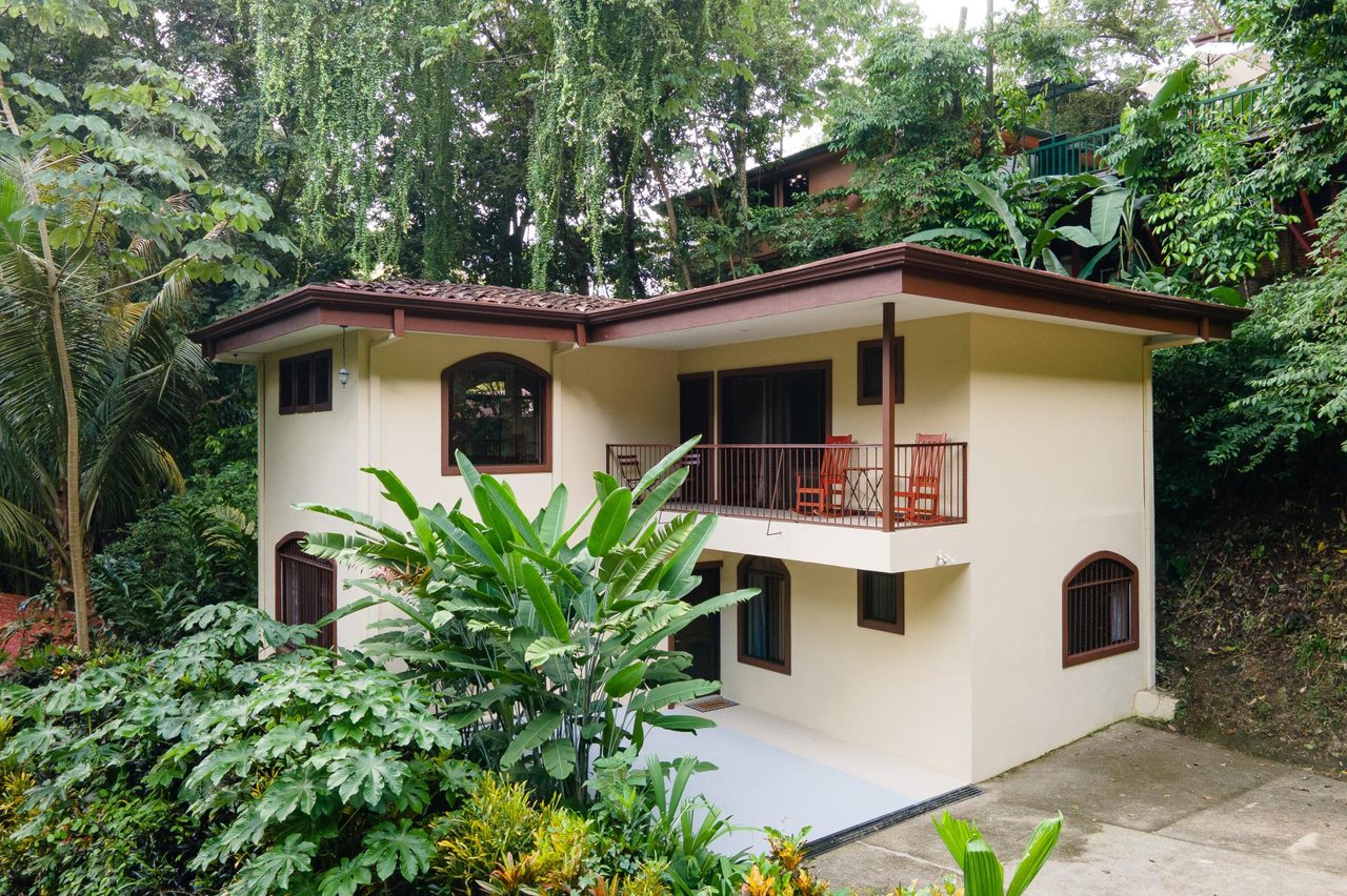 Manuel Antonio 3 bedroom- 3 bath with pool in Gated Development 