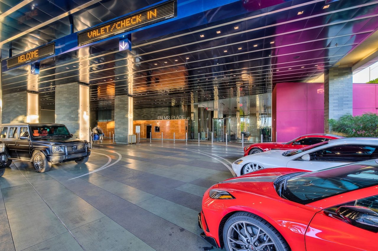Palms Place