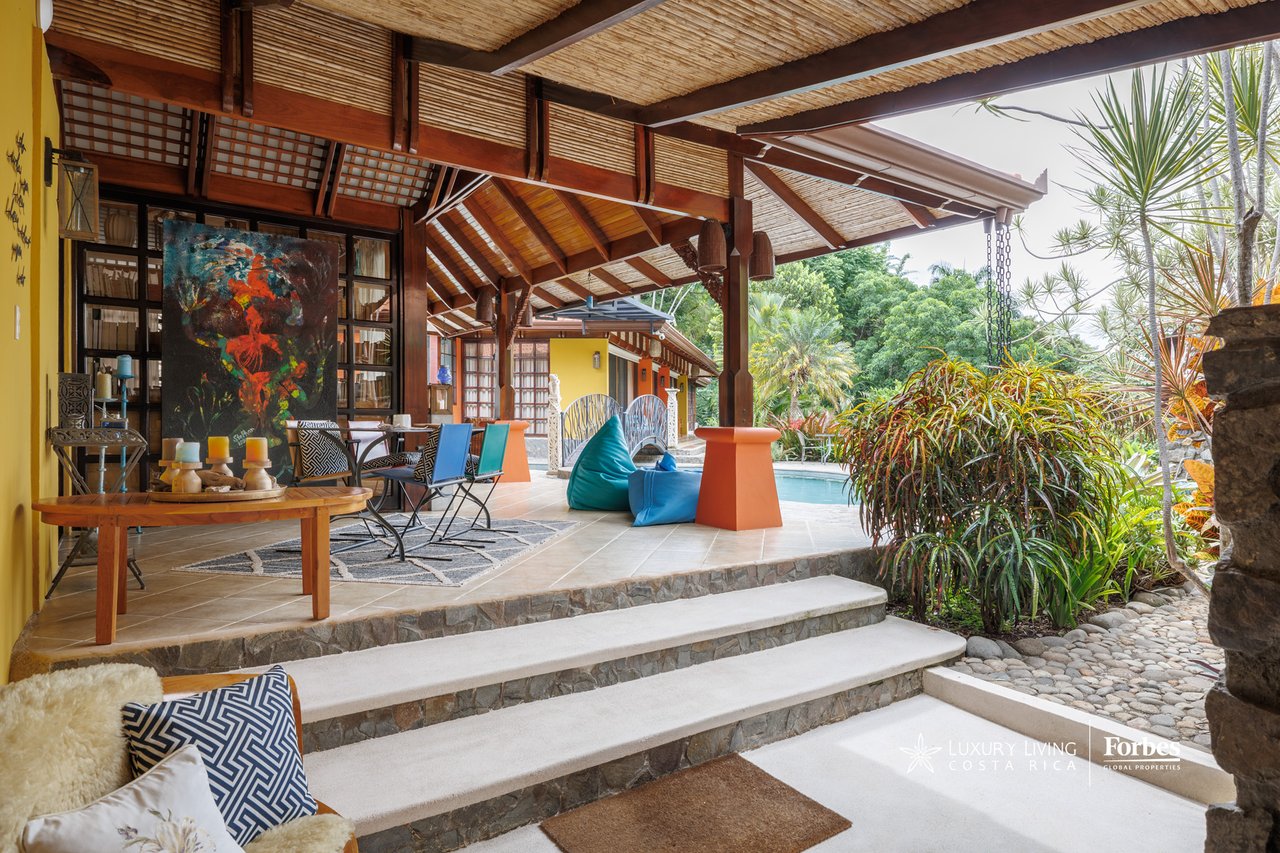 21476 - House: Balinese-Inspired Luxury Home for Sale in Atenas
