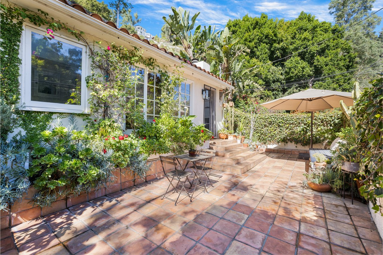 8237 Kirkwood Dr, Sunset Strip