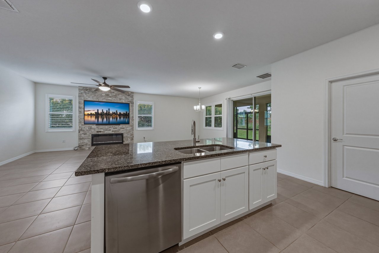 12322 EASTPOINTE DR