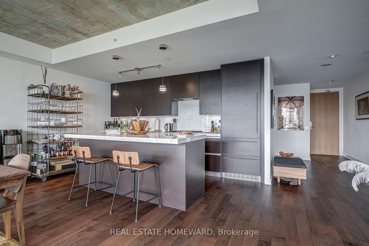 KING WEST LUXURY 