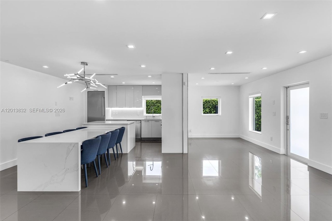 3112-village-green-miami-fl-pool-home-for-sale