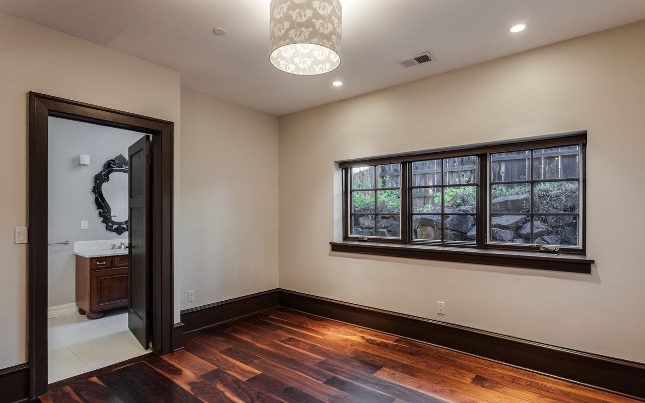 437 University Avenue