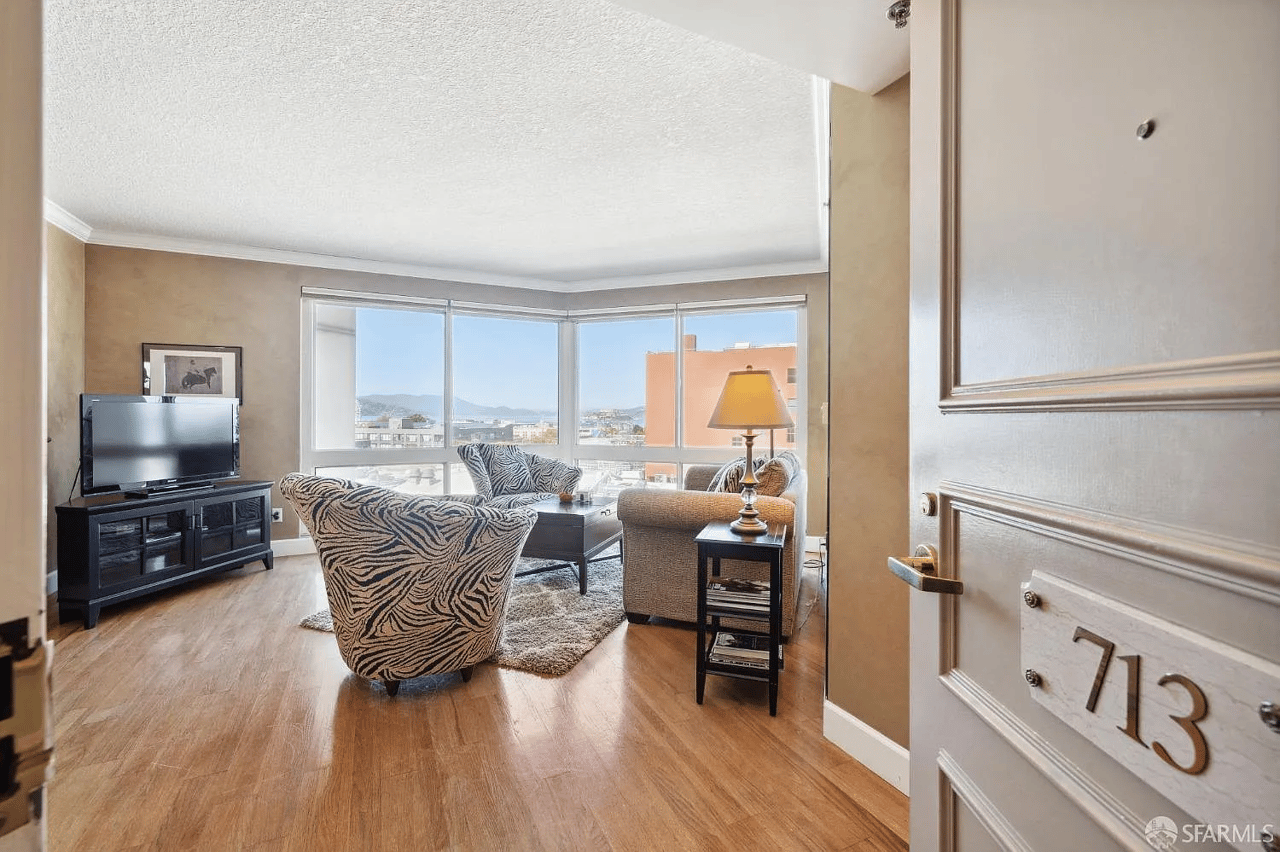 111 Chestnut St UNIT 713