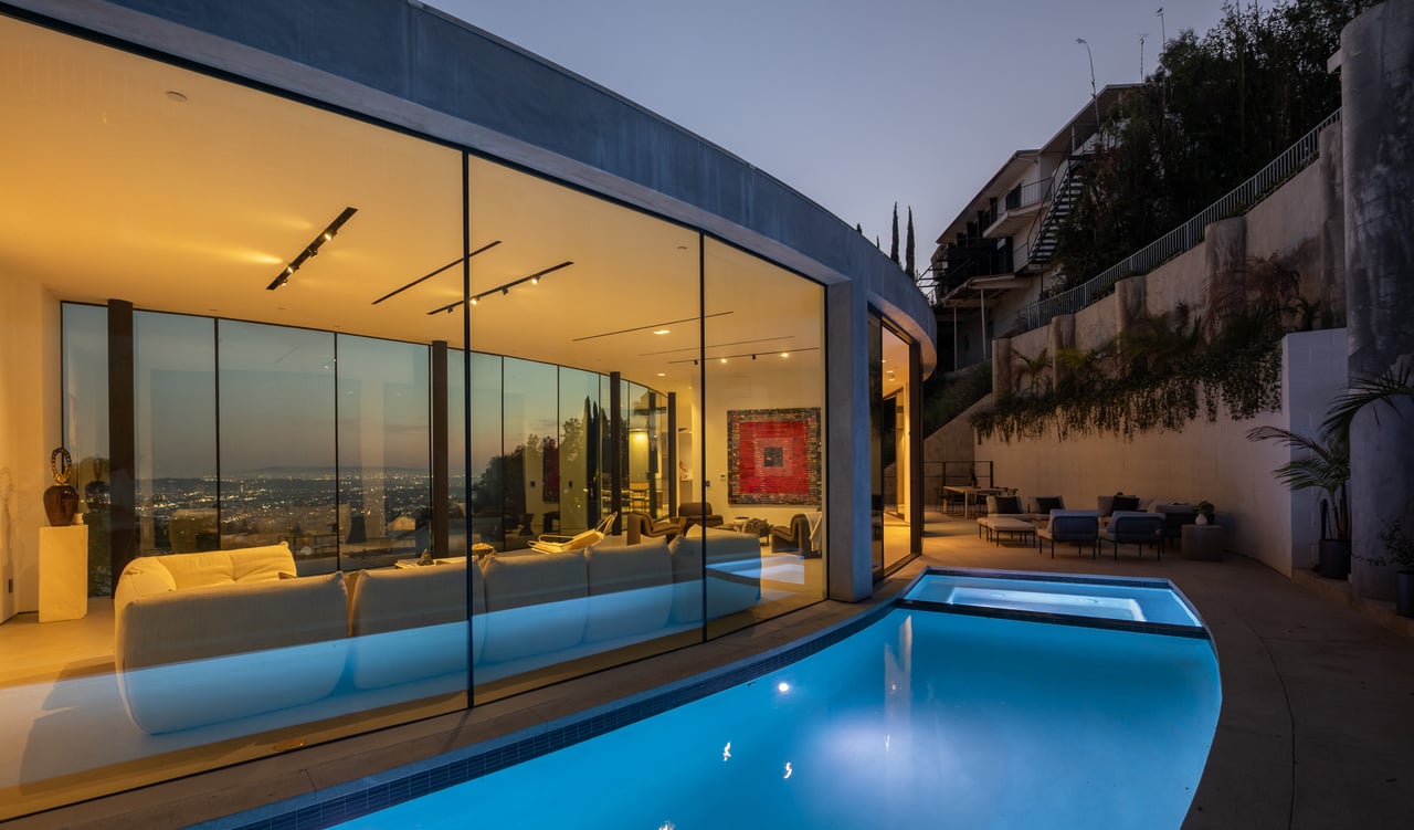 9277 Thrush Way, Sunset Strip