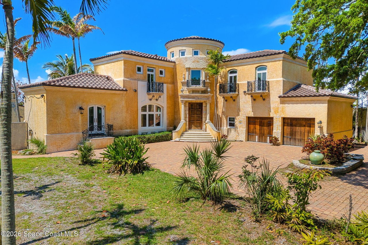 1000 N Riverside Dr