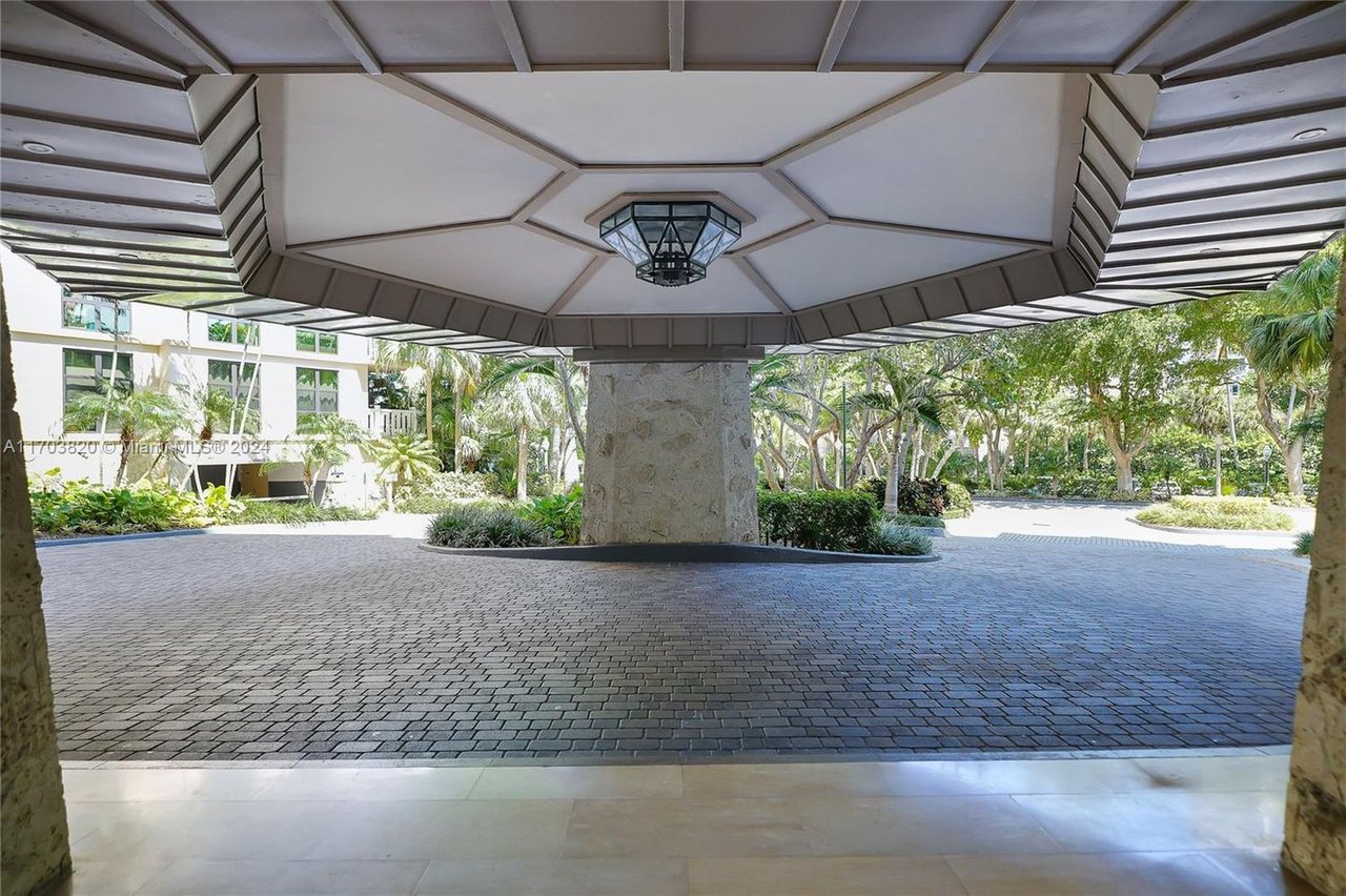 1121 Crandon Blvd, #E803