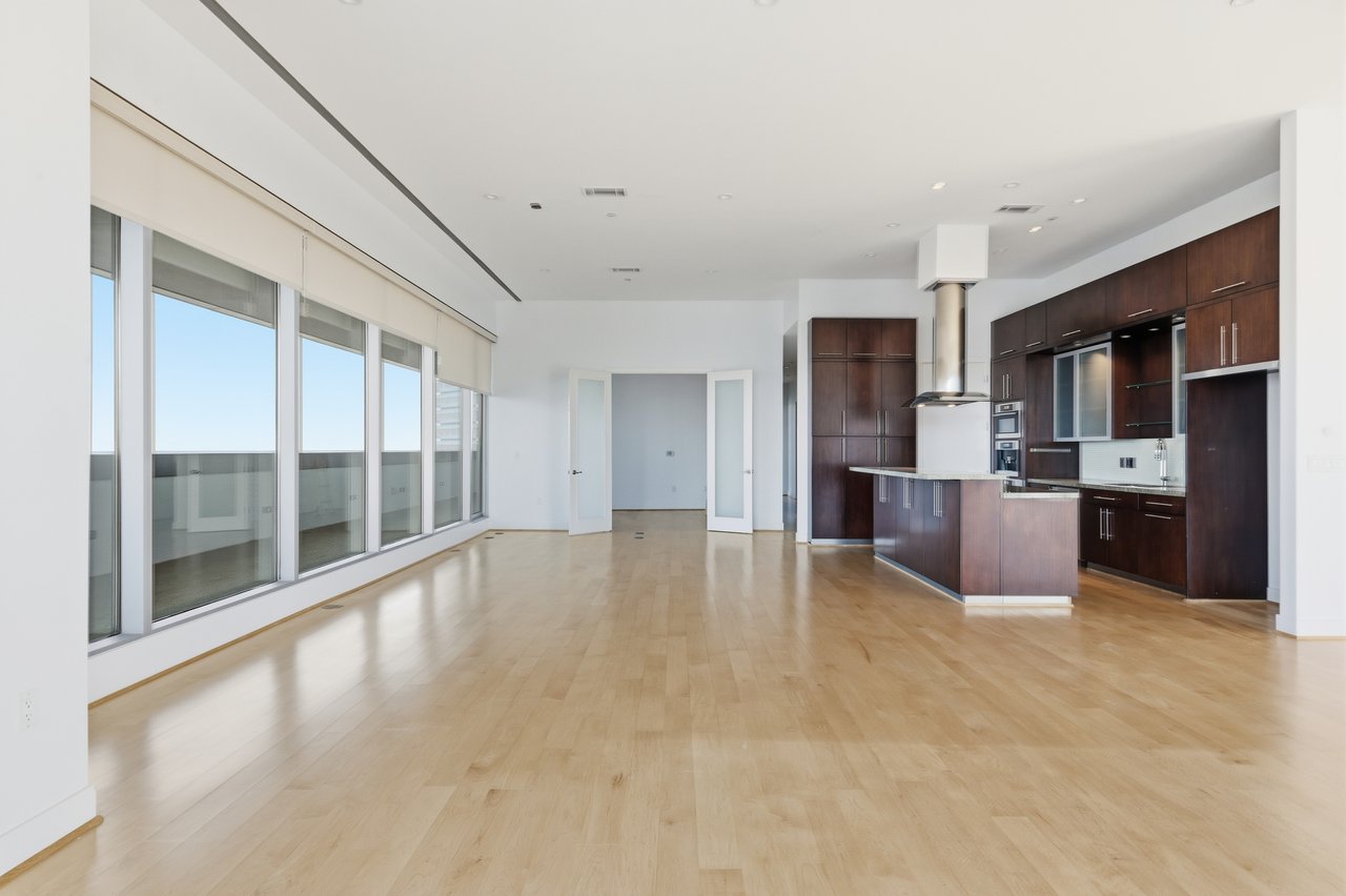 1600 Post Oak Blvd, #1903