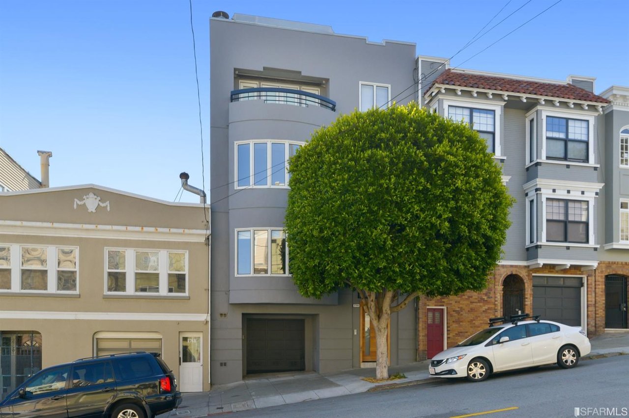 Cow Hollow 1/2 Block from Union St.