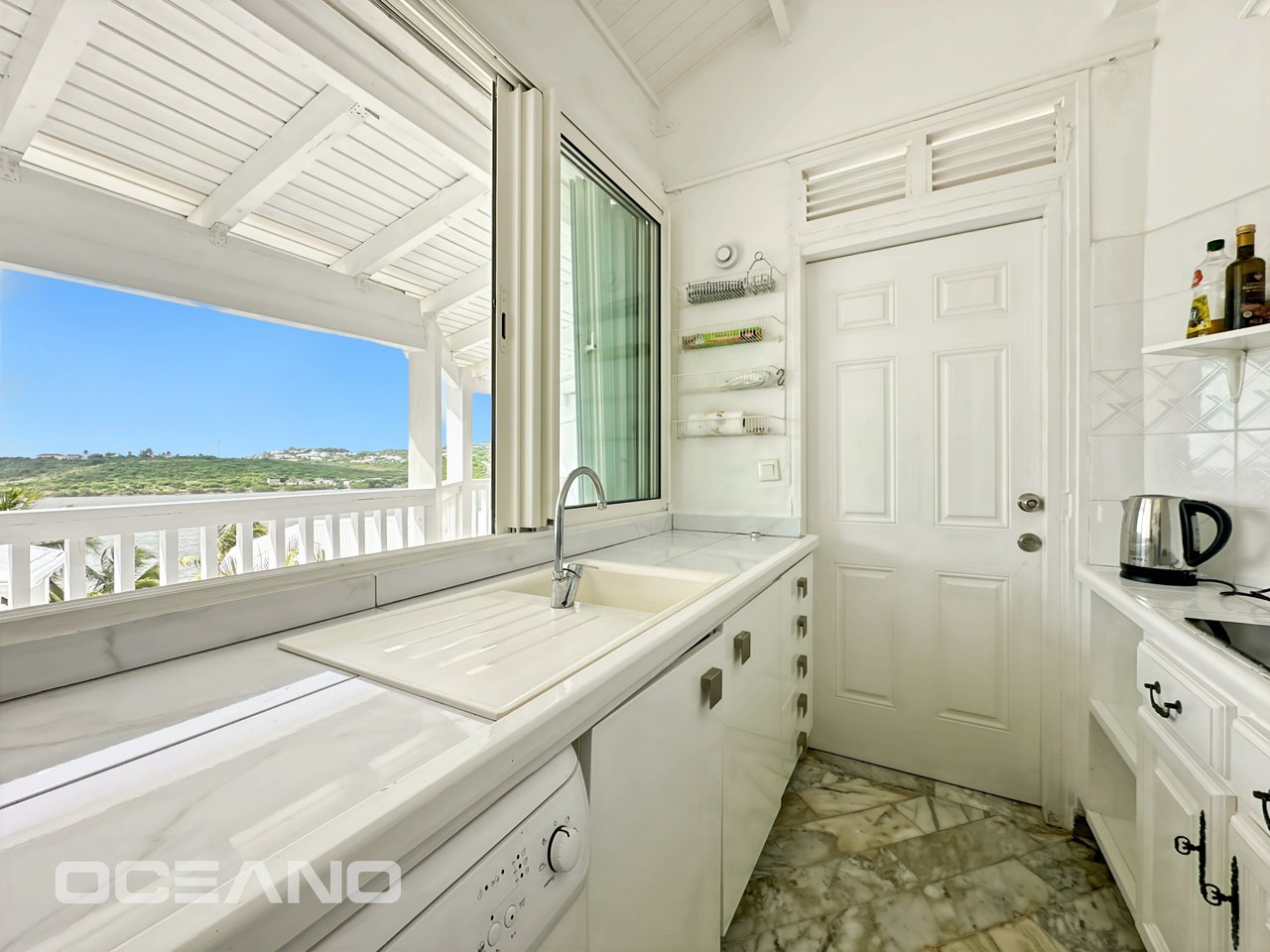 EXCLUSIVE : Sea View 2-Bedroom Apartment – IDOLEM Residence, Charm & Potential – IDOLEM Residence, Charm & Potential