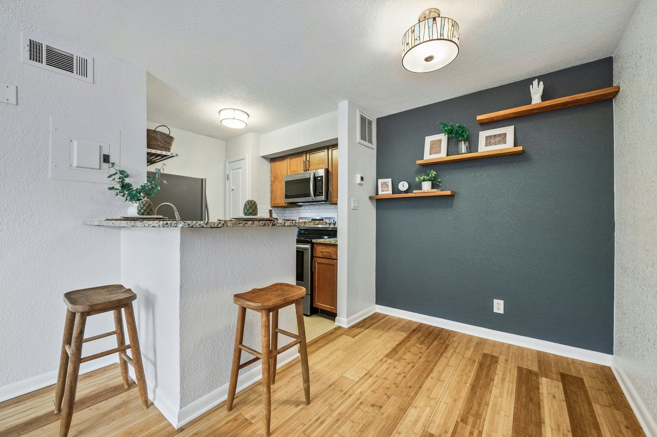 Stylish South Lamar Condo in Gated Ivy Condominiums – Prime Location with Top-Tier Amenities!