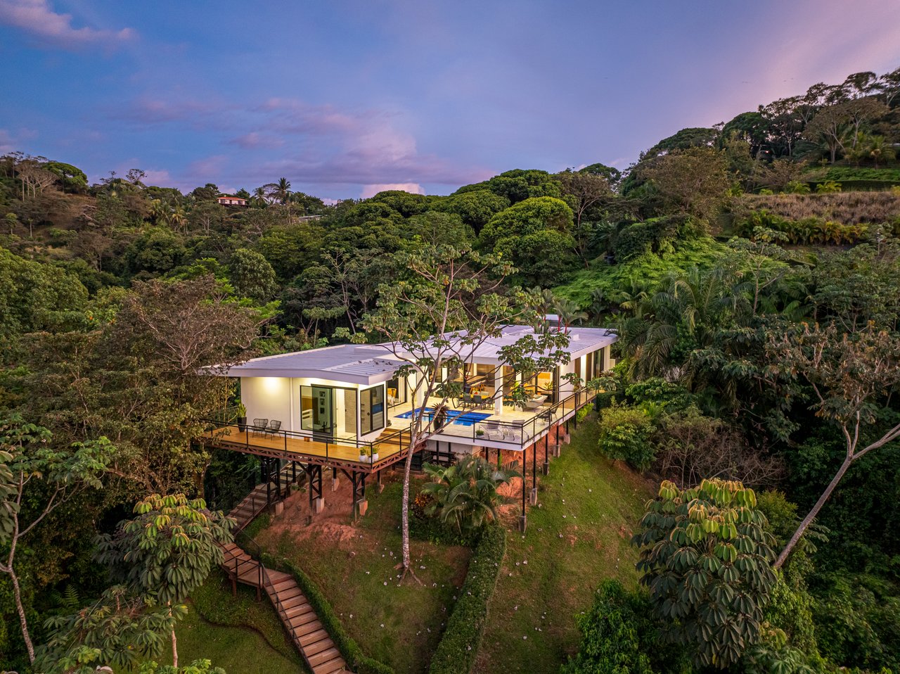 Stunning Ocean and Mountain Views, Casa Tres Galgos in Ojochal on Calle Perezoso