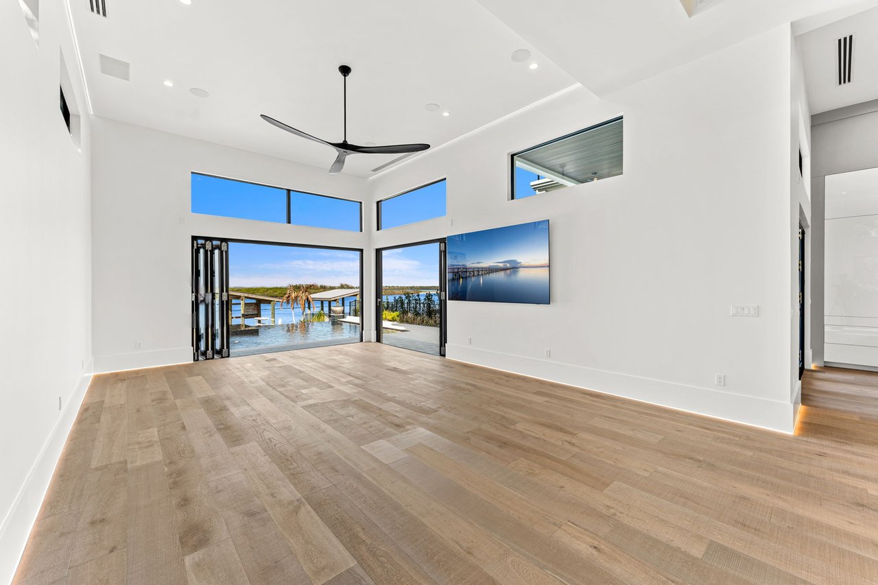 1194 N Peninsula Ave New Smyrna Beach, FL 32169