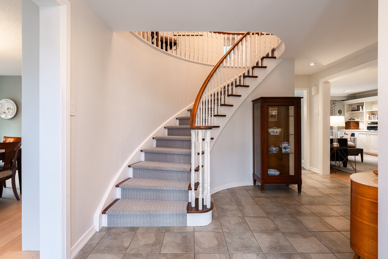2267 Cedarberry Court, Oakville