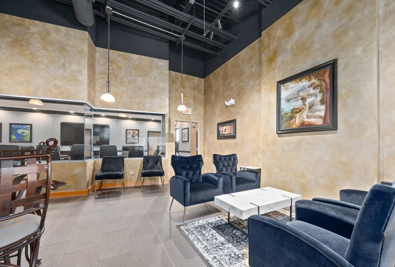 2005 S Bloomingdale Road Unit: G
