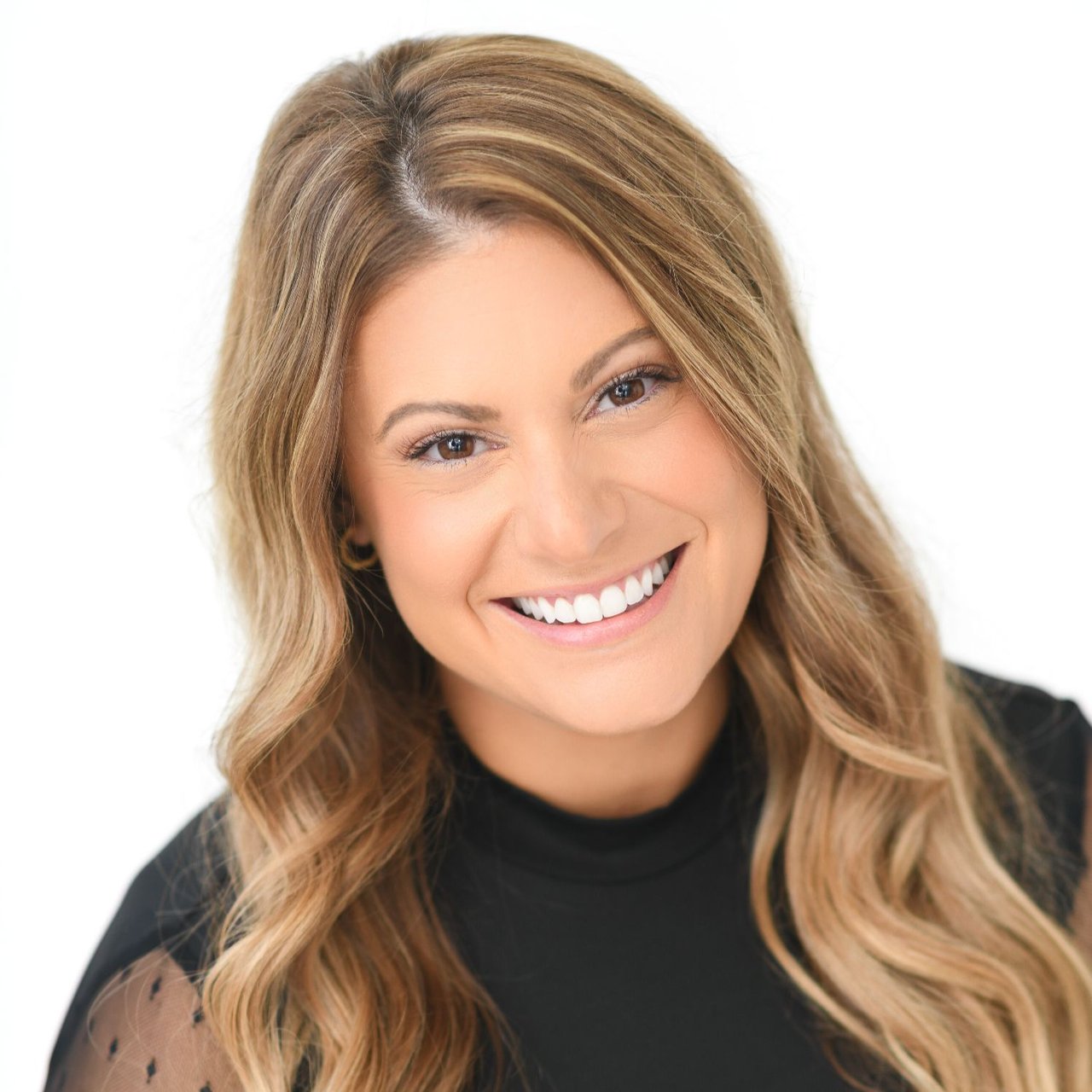 Meredith Romanowski Boston, MA Real Estate Team Headshot