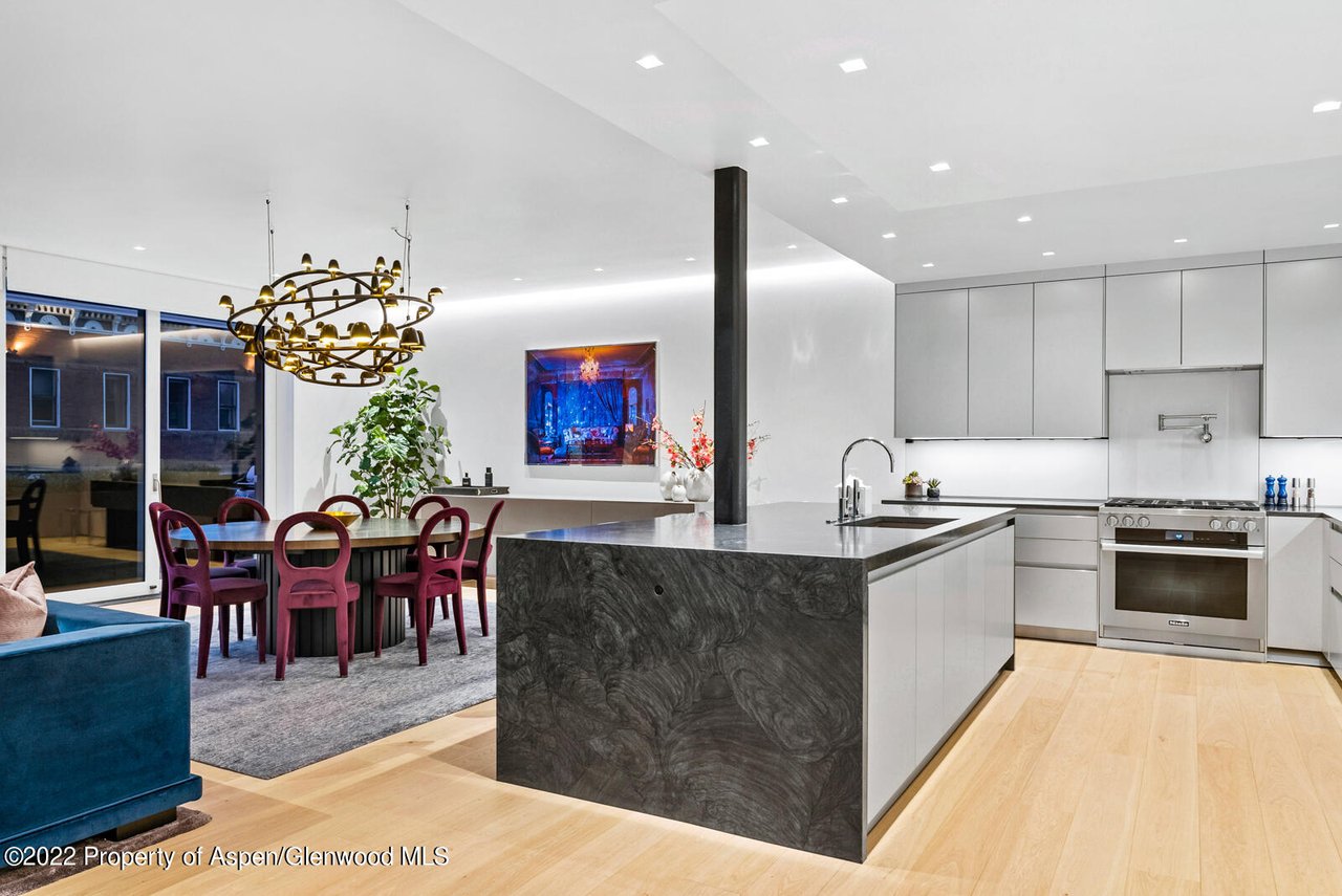 508 E Cooper Avenue, Unit 201