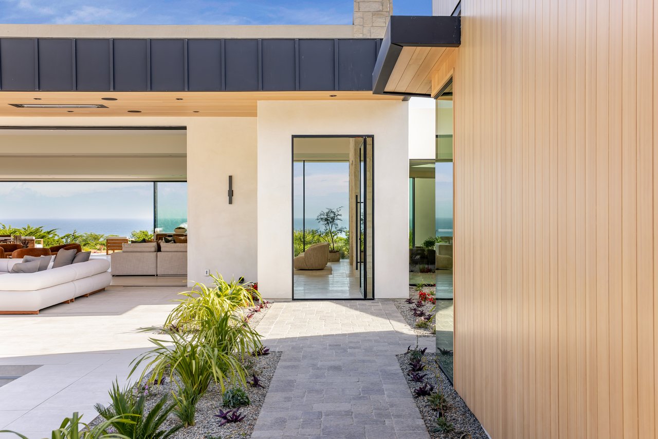 Ellice Street, Malibu