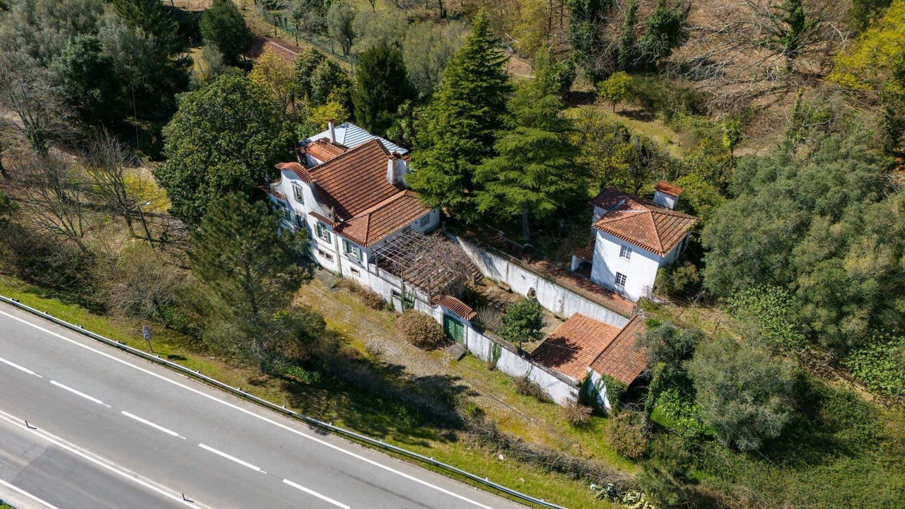 Charming Countryside Estate Near Braga – 11 Acres of Privacy, Potential & Portuguese Character