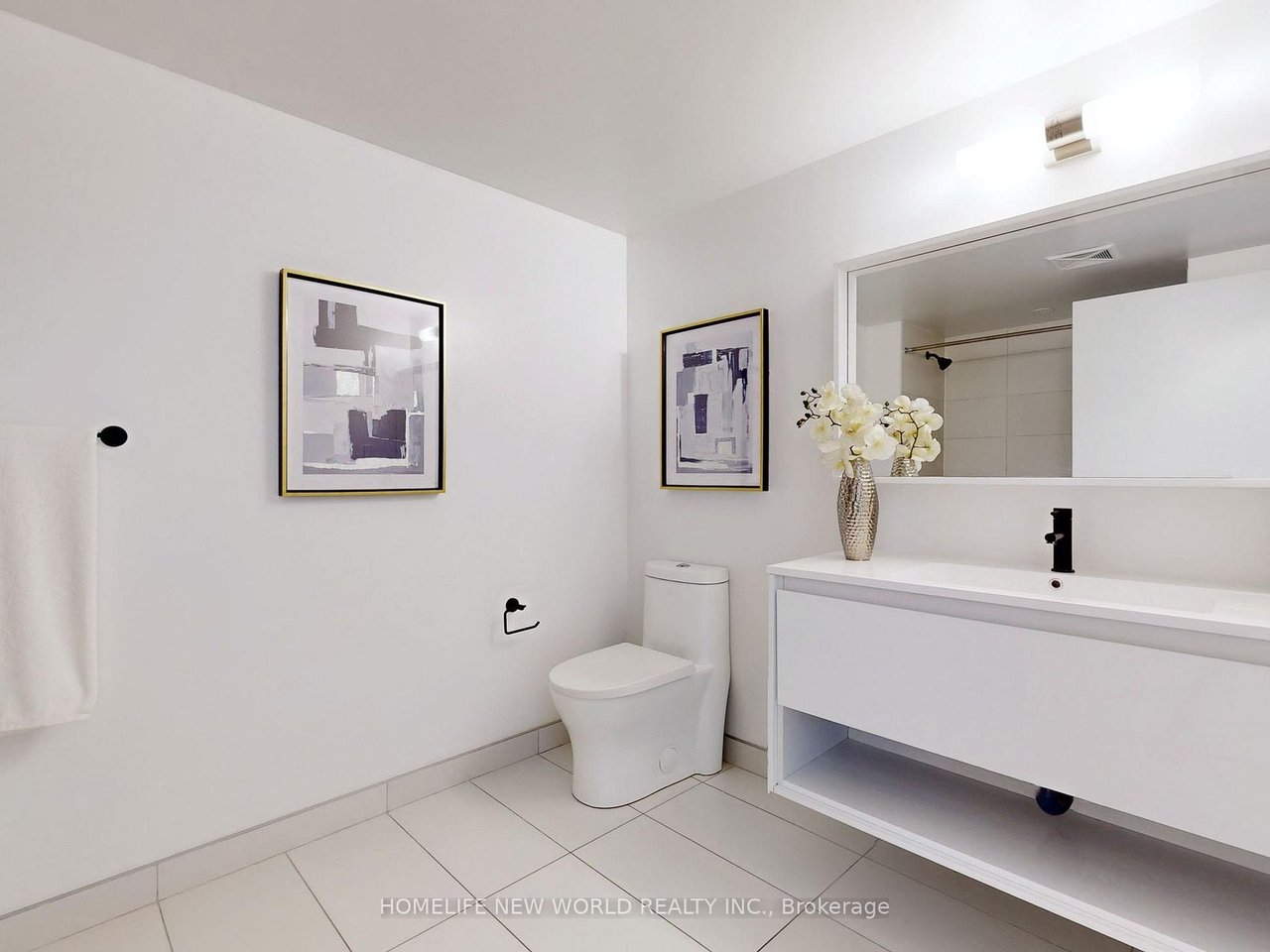 VIBRANT PENTHOUSE IN DOWNTOWN