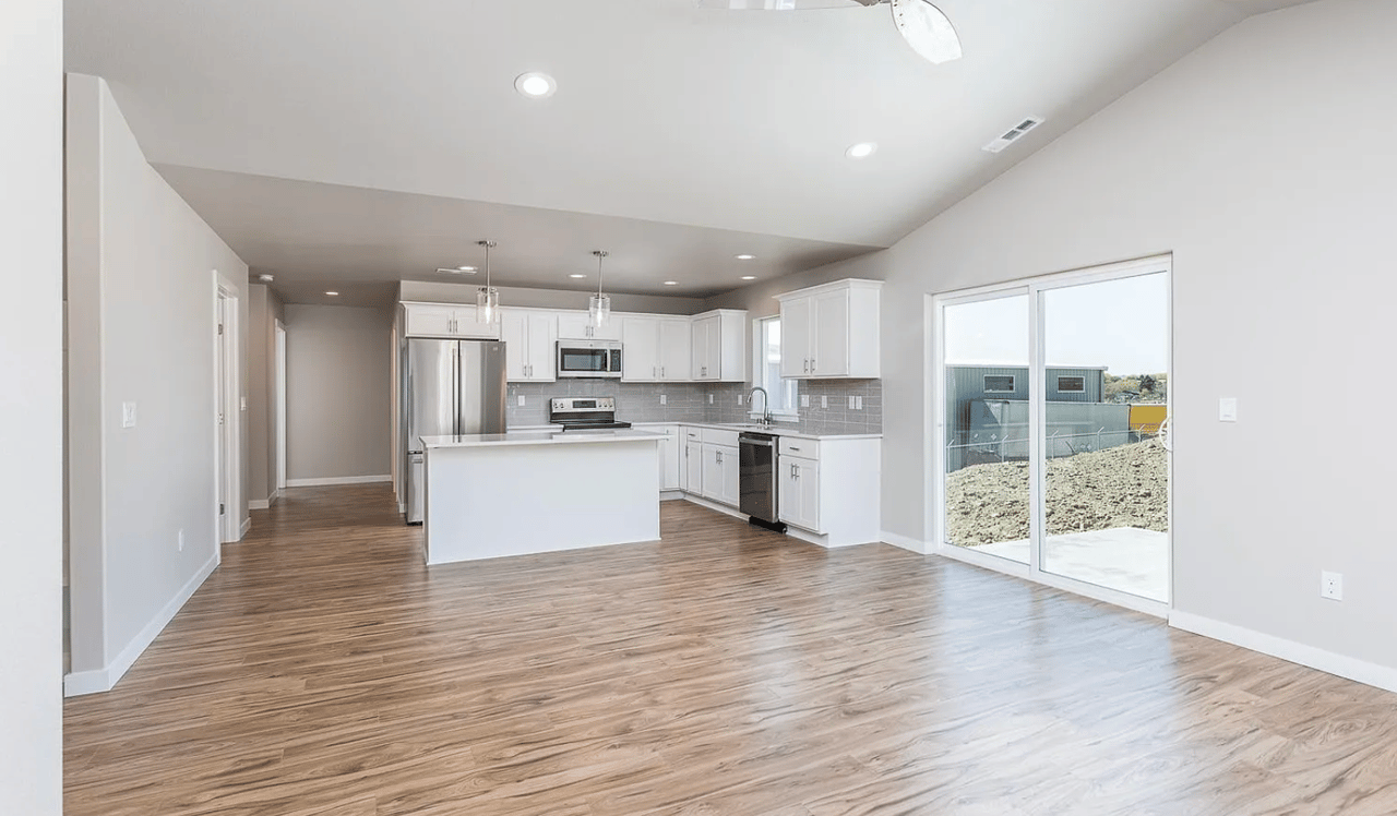 1415 Della Ave