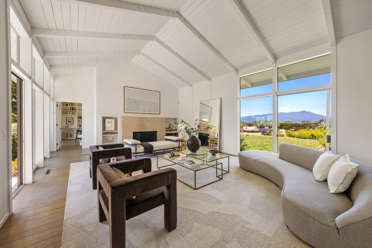 Rare 1+ Acre Dream Site