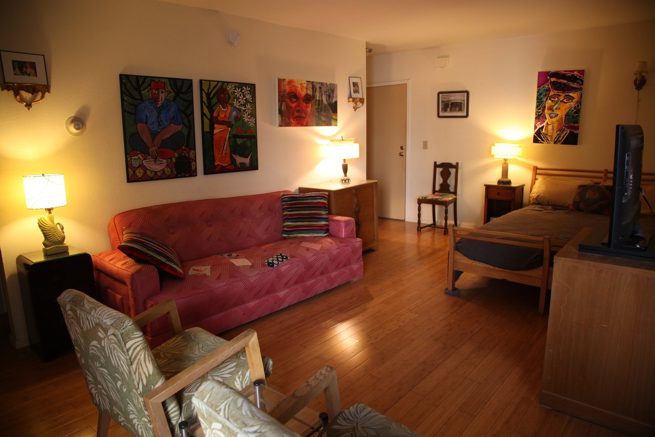 700 Westmount Dr #105