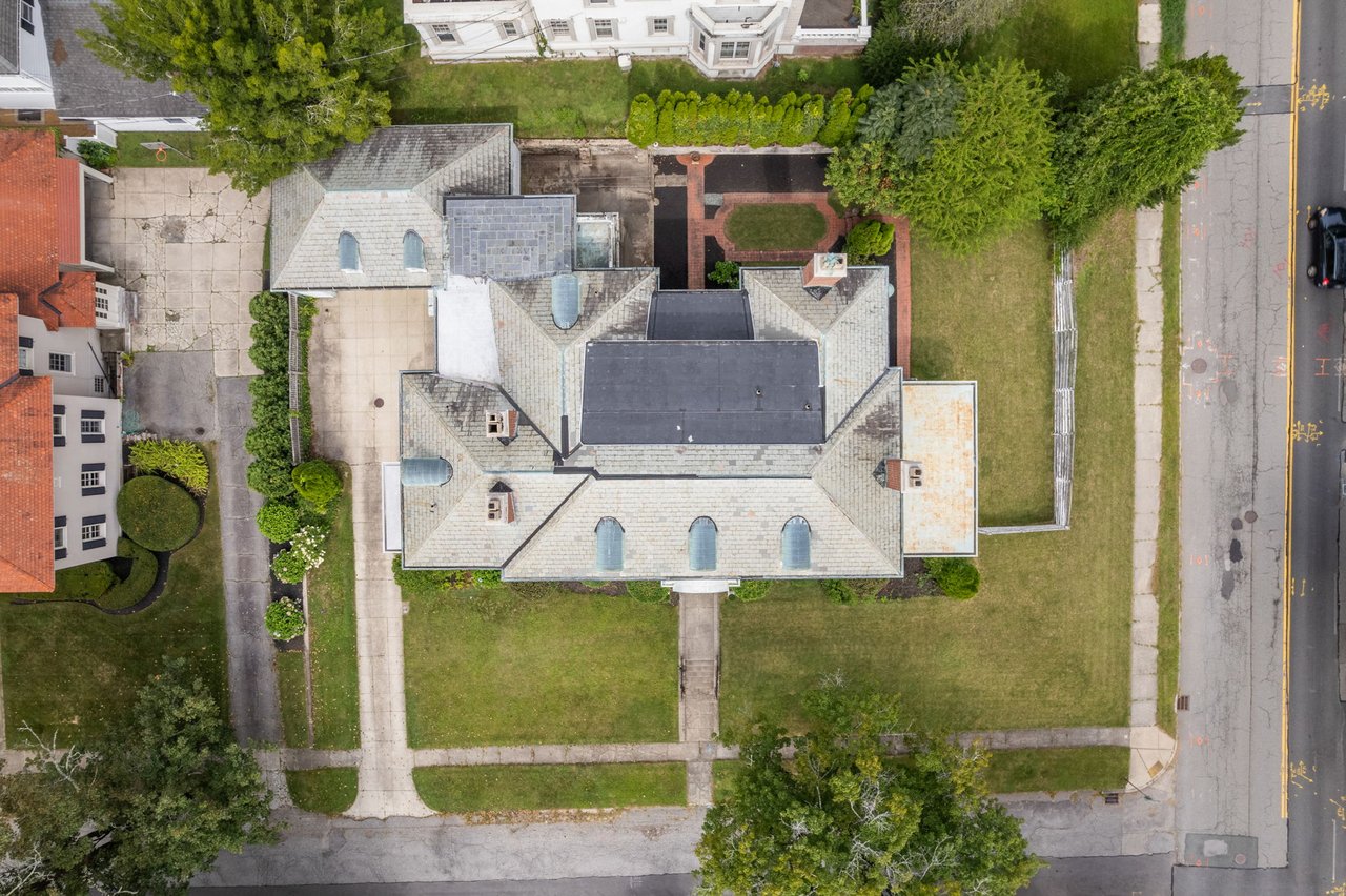 Slate Roofs: Lifespan, Pros & Cons, Maintenance, Repair
