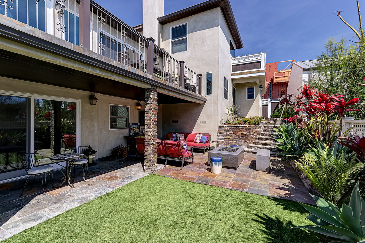 Hill Section View Home