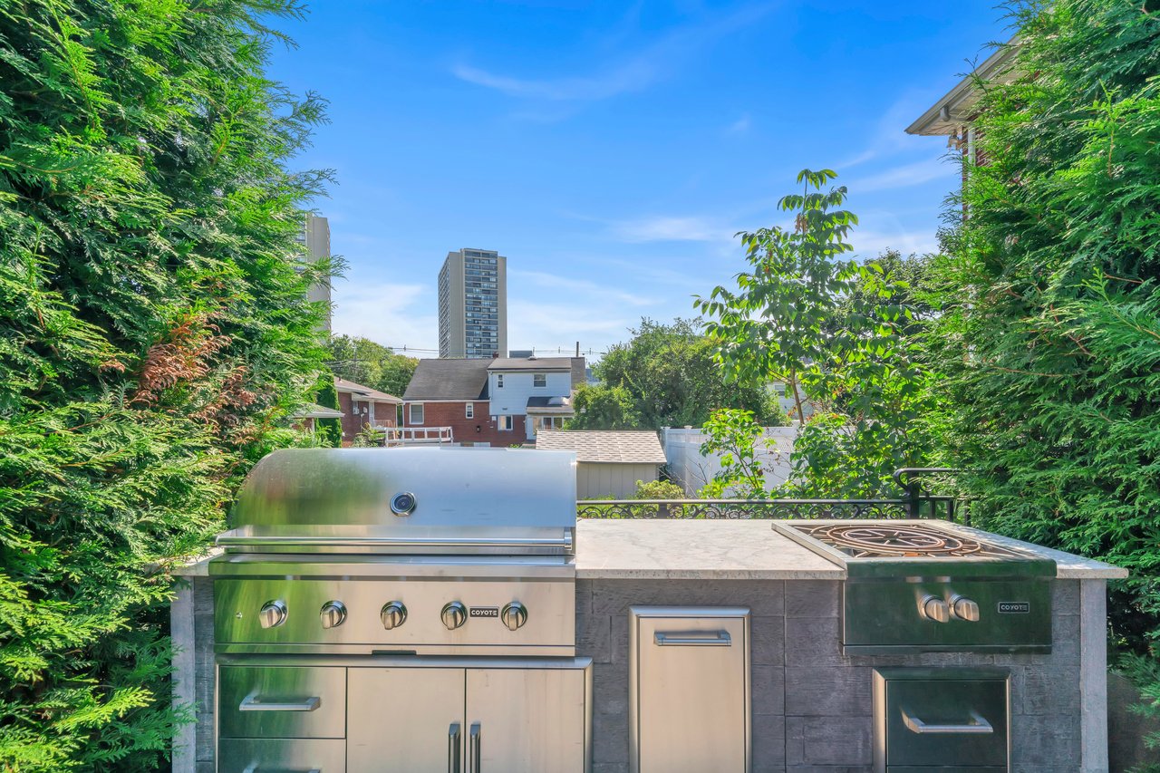 214 Forest Road