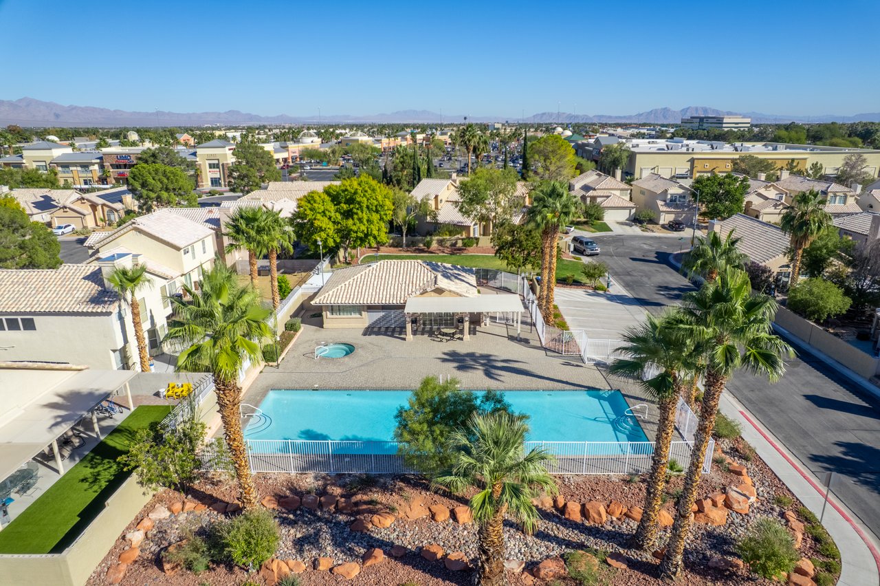 5620 Desert Creek Way