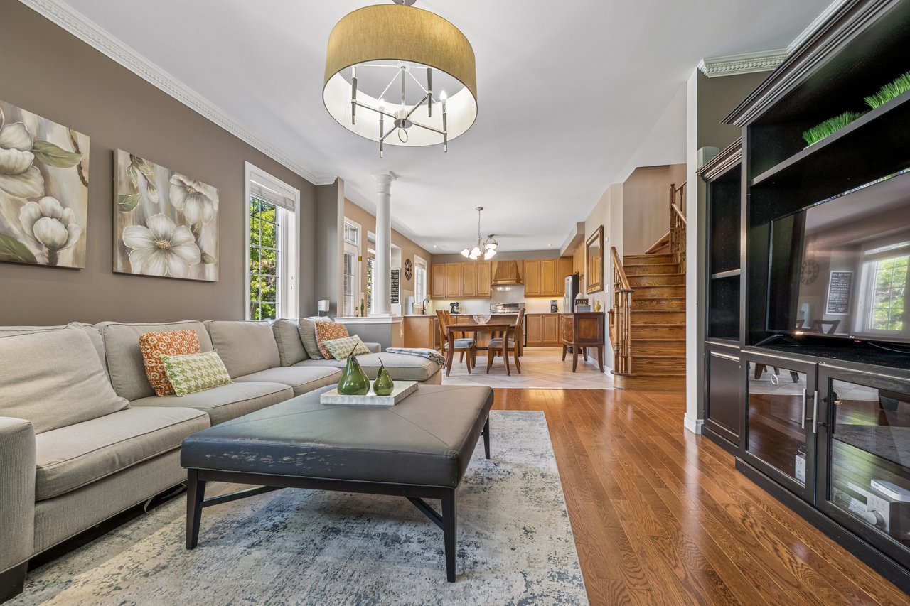 2283 Briargrove Circle, Oakville, ON
