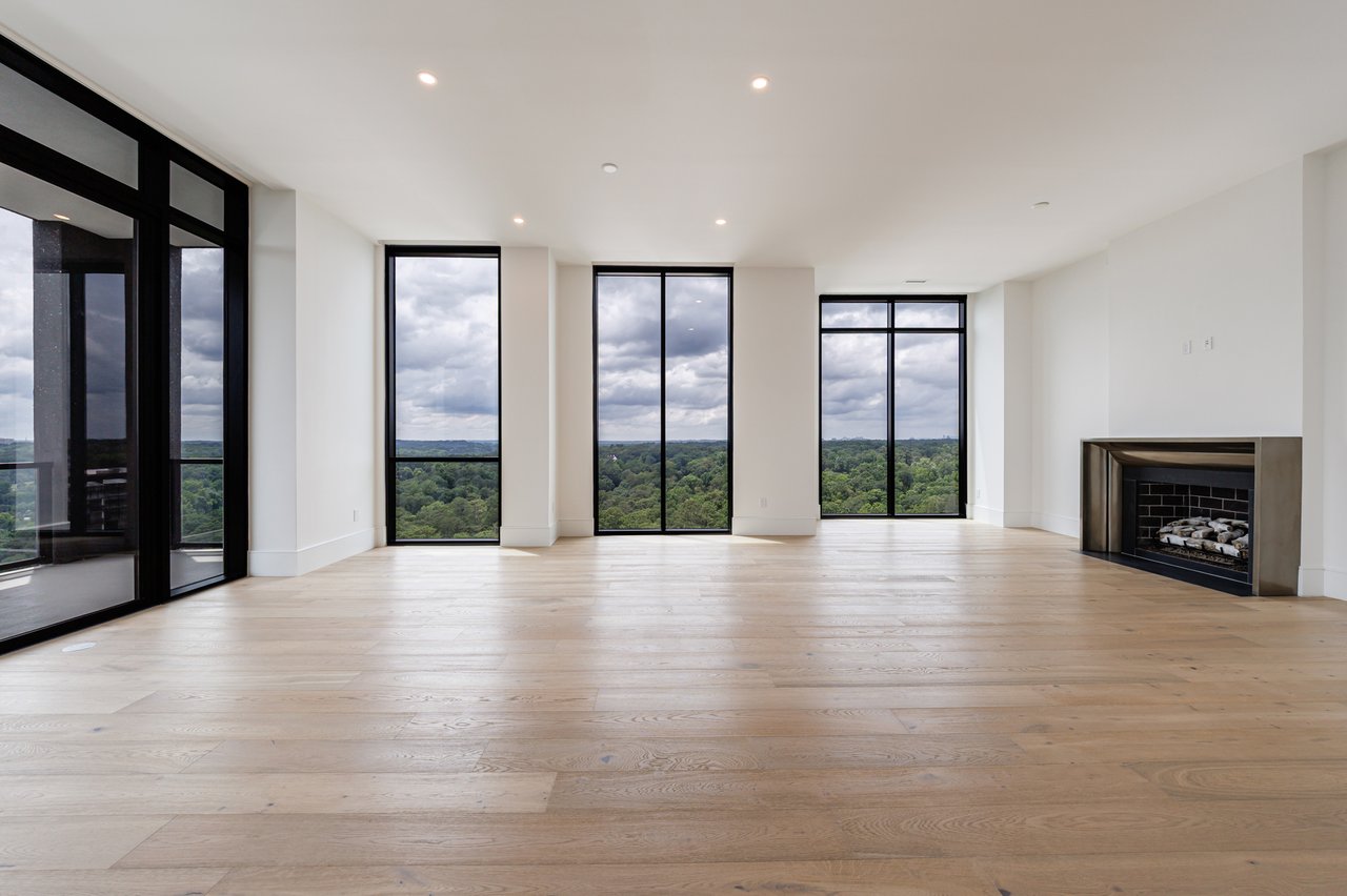 2425 Peachtree Road Unit 1806