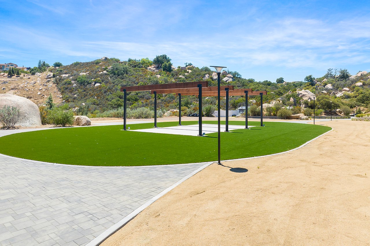 41612 Avenida de Encanto