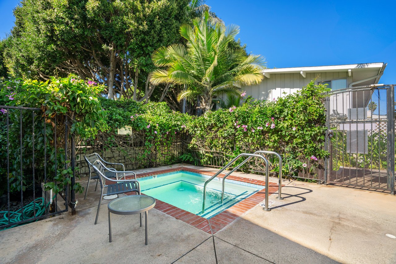 4040 Grand View Blvd #7