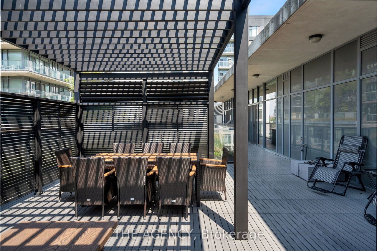 KING WEST LUXURY 