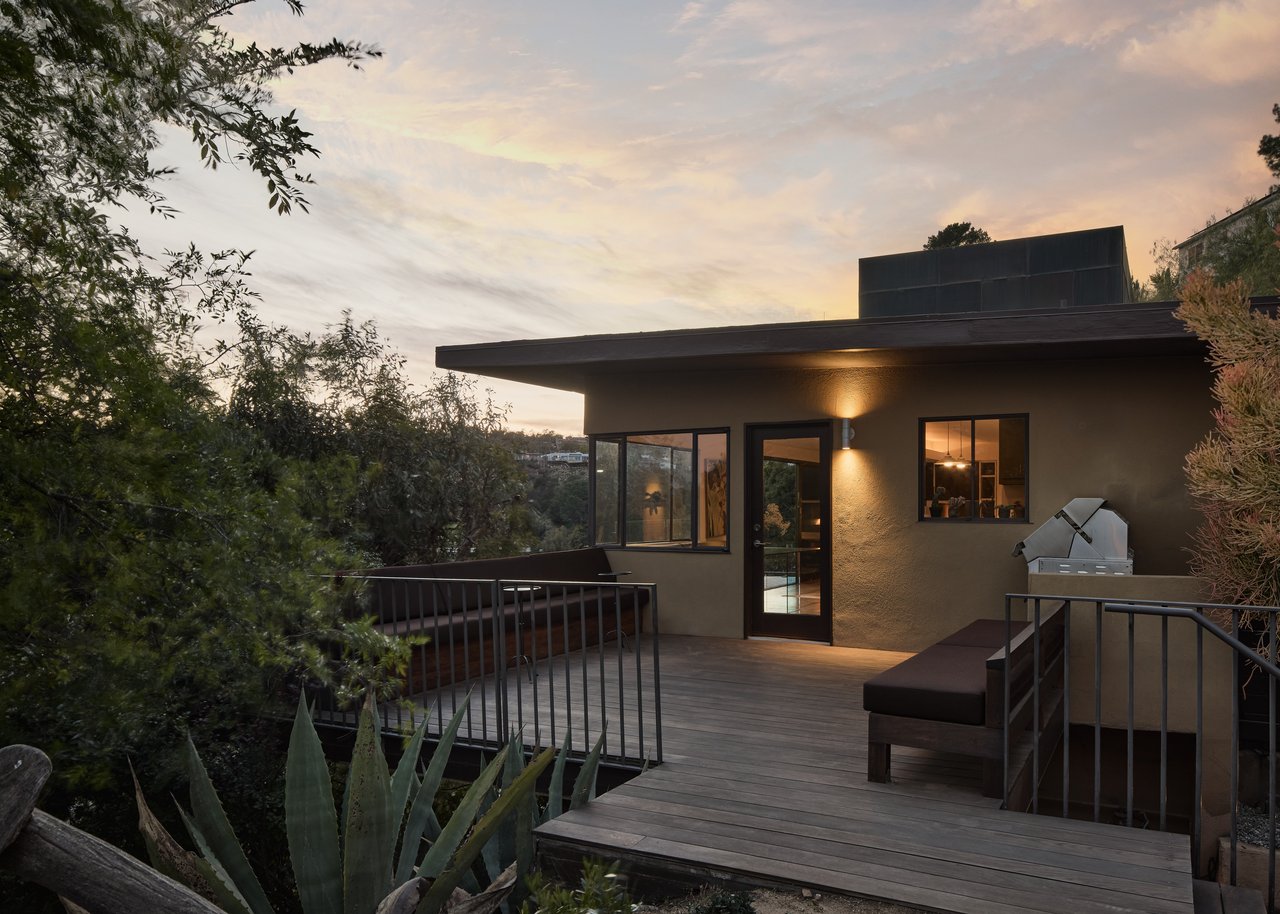 8715 Skyline Dr, Hollywood Hills